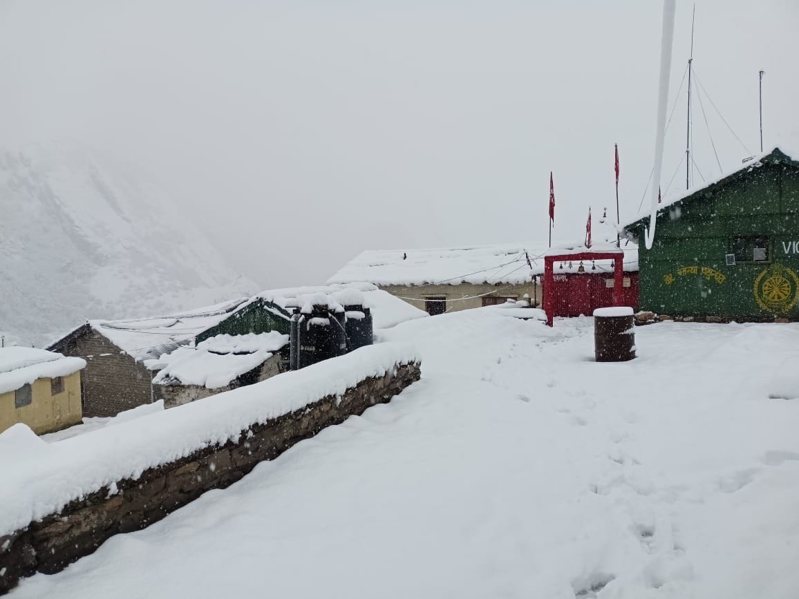 Heavy Snowfall in Peaks of Dharchula And Munsyari