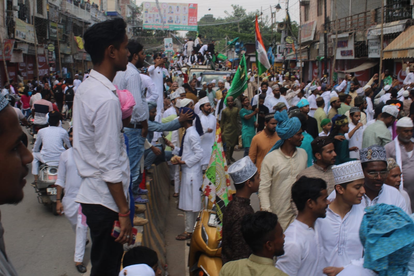 Eid E Milad Un Nabi Procession In Varanasi for Prophet Muhammad at many places see in photos