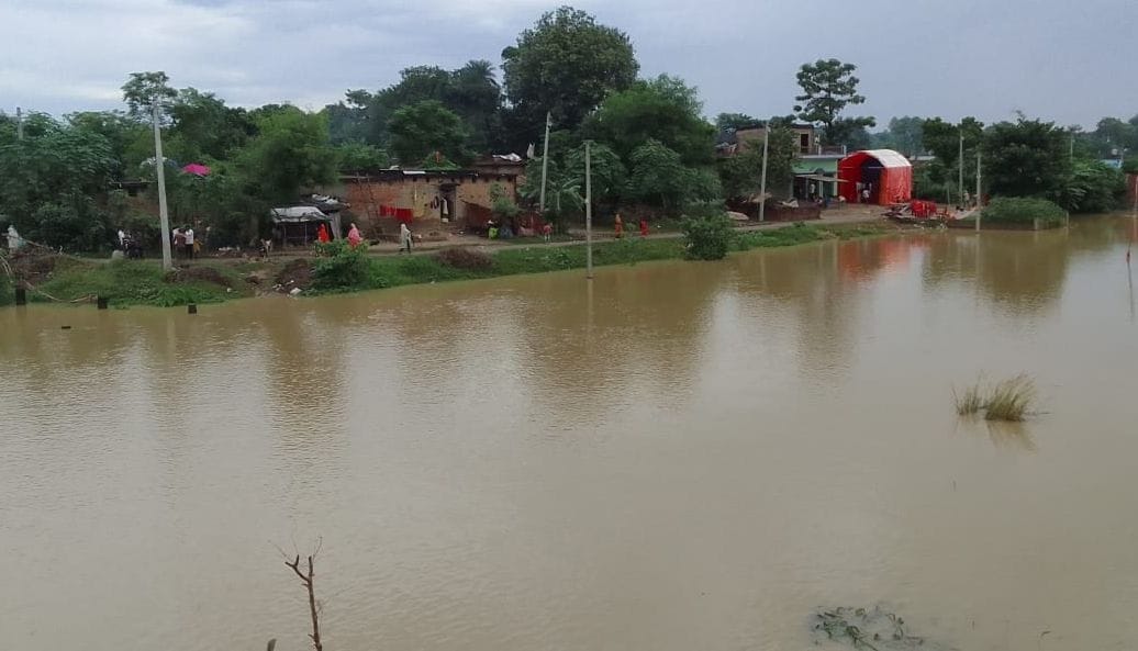 three villeges marrooned due to flood