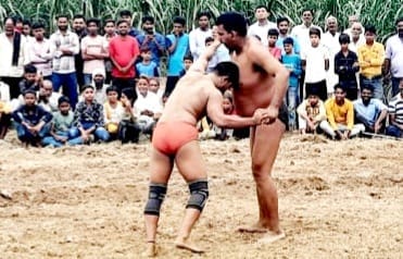 Wrestlers showed their bets in the riots of Shakambhari Devi fair