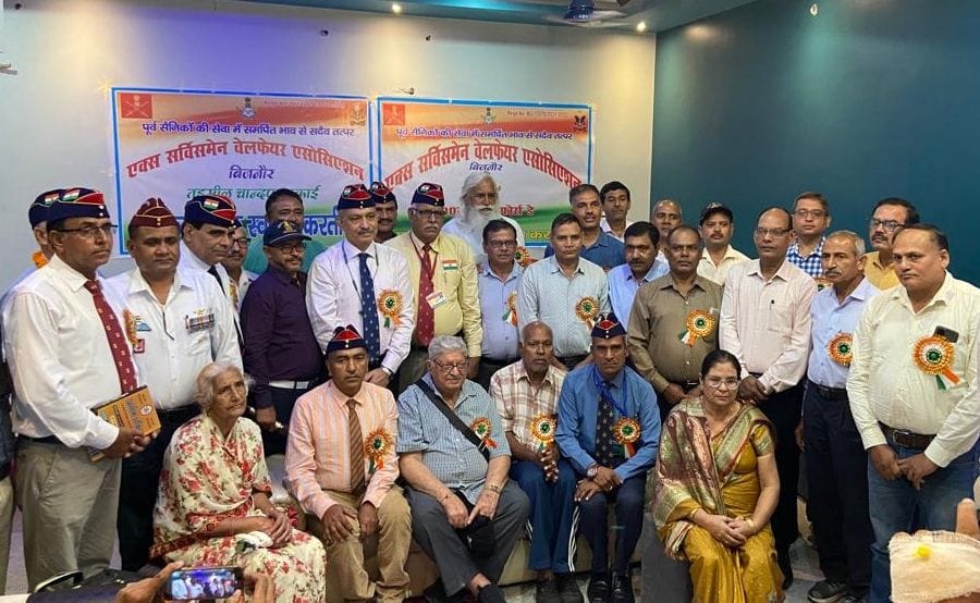 Families of ex-servicemen honored