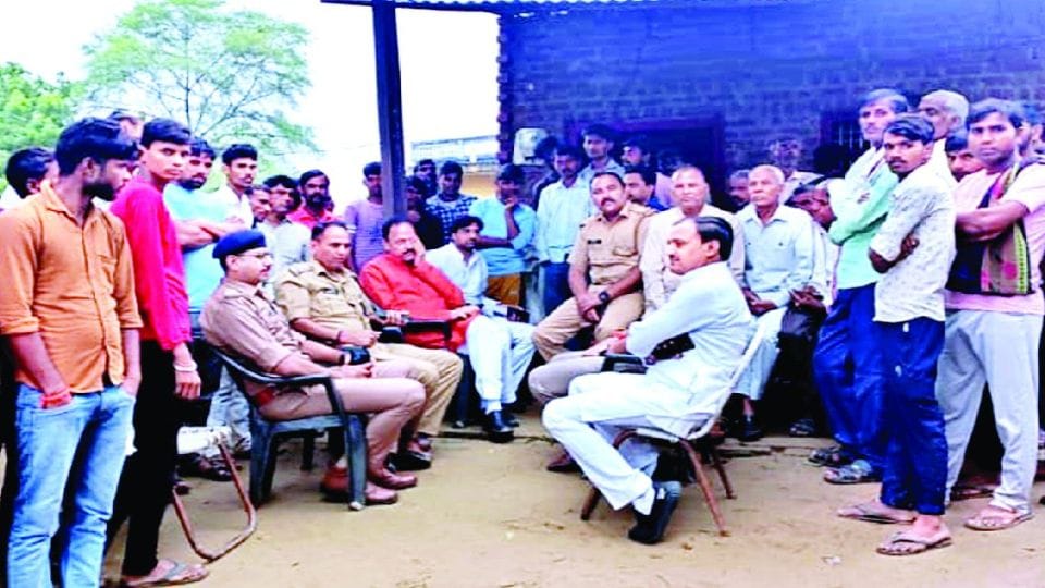 Father-daughter funeral could be done after assurance in etah