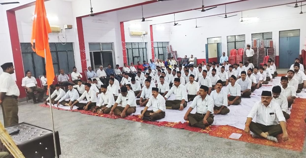 Hardoi, Volunteers should use their power against wrongdoing