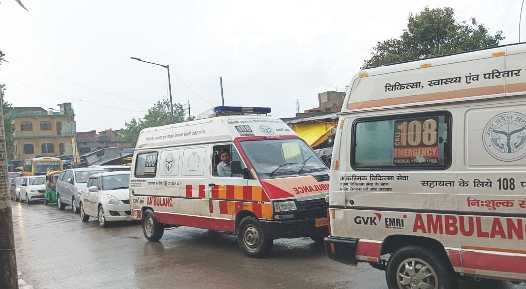 Hardoi, Patients suffering in ambulance stuck in jam