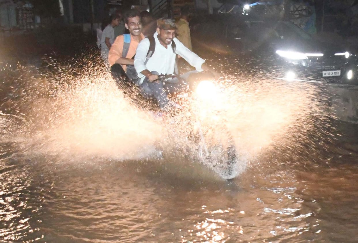 Water filled in the fields, the possibility of damage to the potato crop
