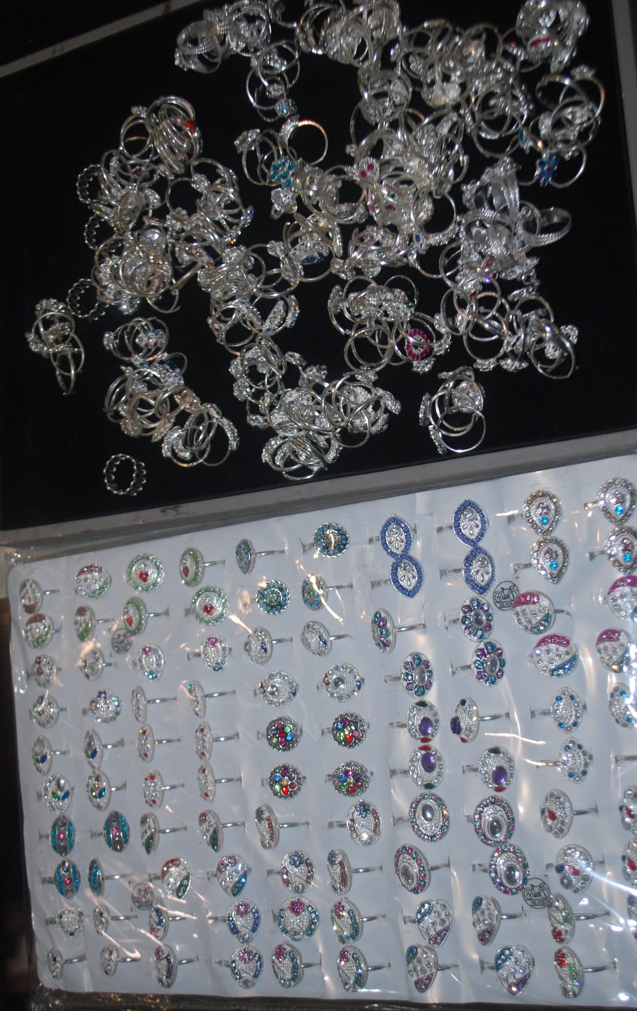 Hathras: Due to the increase in the price of gold and silver, the demand for light weight jewelry increased