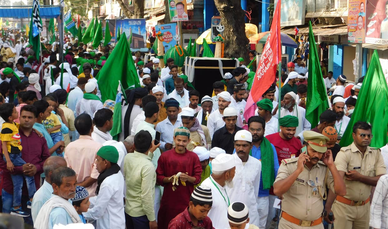 Procession out on Jashne Eid Miladunnabi, received by the Minister of State