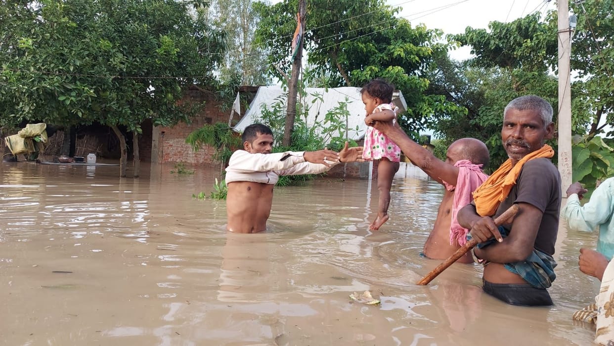 Difficulties increased due to the rise of Rapti, migration started