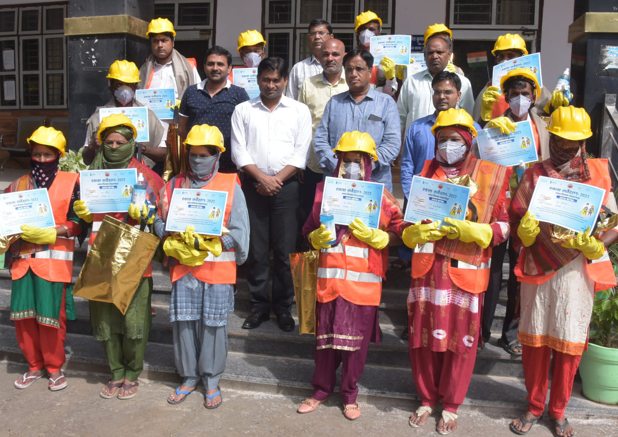 Municipal Corporation honored the sweepers