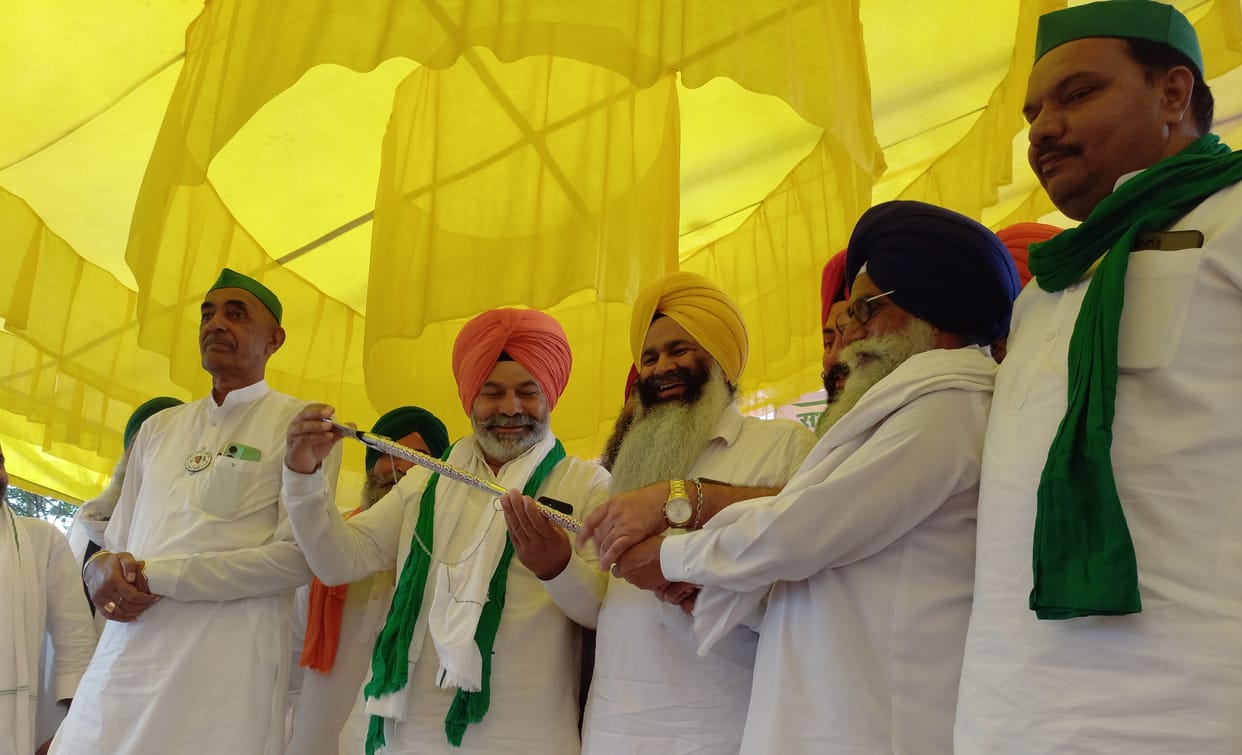 'Government is conspiring to snatch the land of farmers'