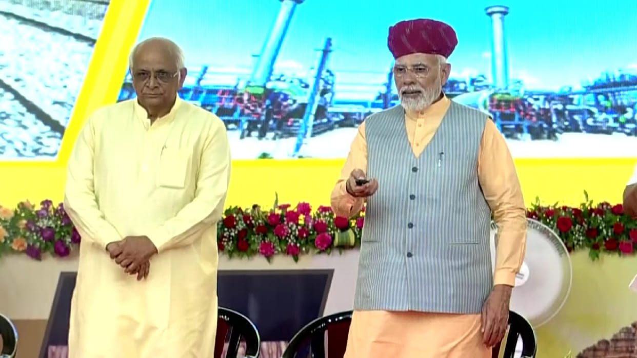 PM Narendra Modi Live Gujarat Madhya Pradesh Visit Ahmedabad Modhera to inaugurate projects various programmes