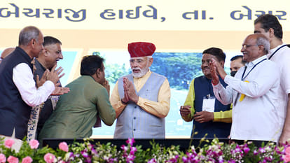 PM Modi Gujarat Visit Talk To People in gujarati declares Modhera village Indias first solar powered village