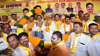 Swatantradev said in Vaishya Mahasammelan traders Safe in Modi Yogi government