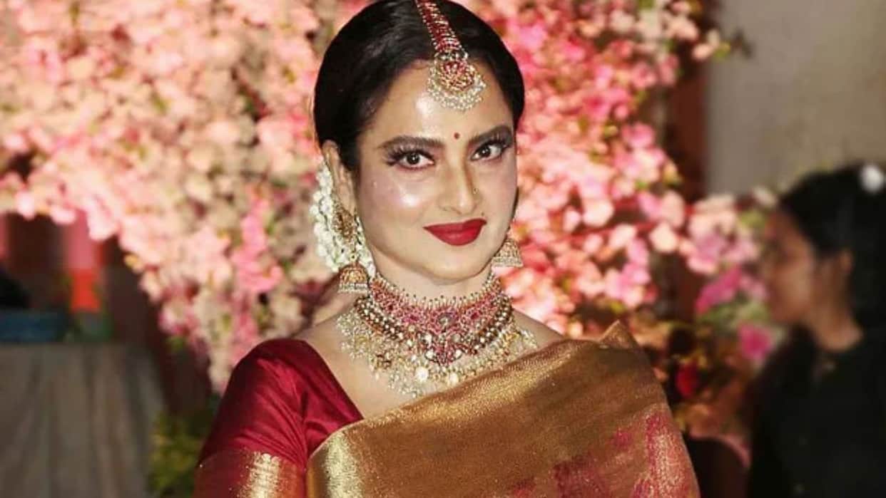 rekha birthday actress had an affair with amitabh akshay kumar  sanjay dutt vinod mehra