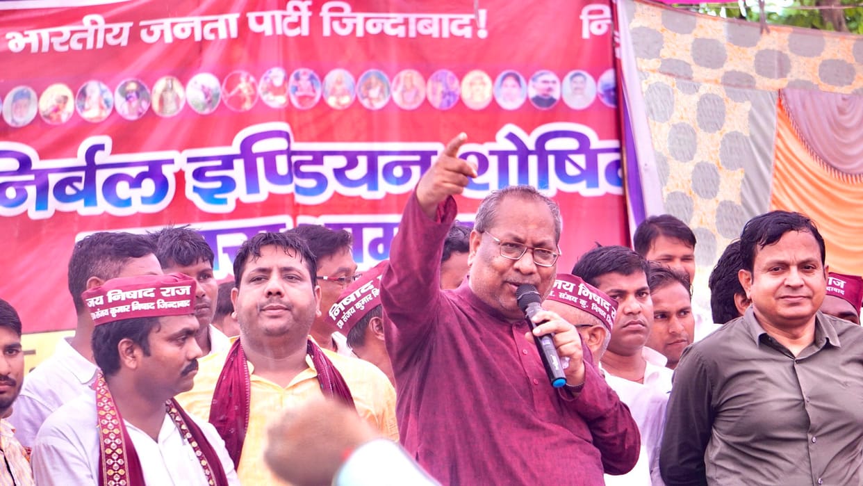 Dr Sanjay Nishad came into limelight due to Kasarwal scandal Gorakhpur