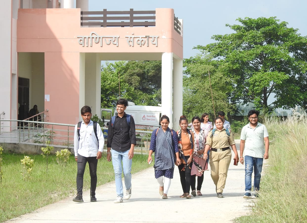 two students will trained in mountaineering