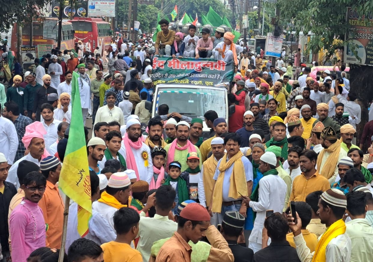 Etah: Procession-e-Mohammadi taken out amidst drizzling rain