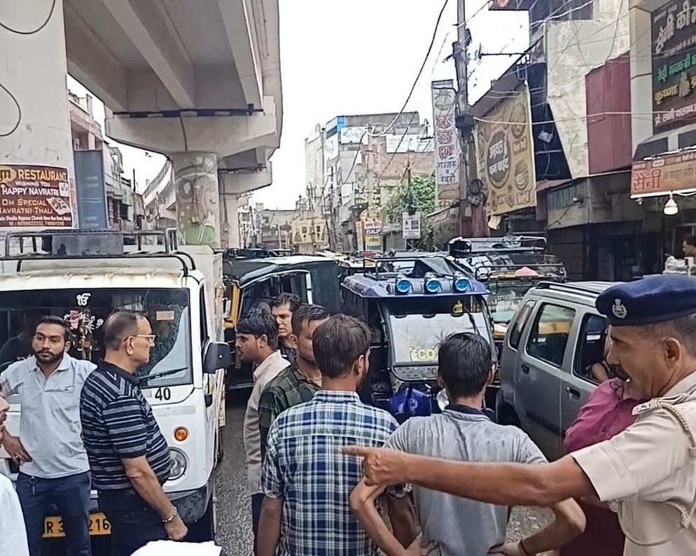 Demand for entry of four wheelers in no vehicle zone