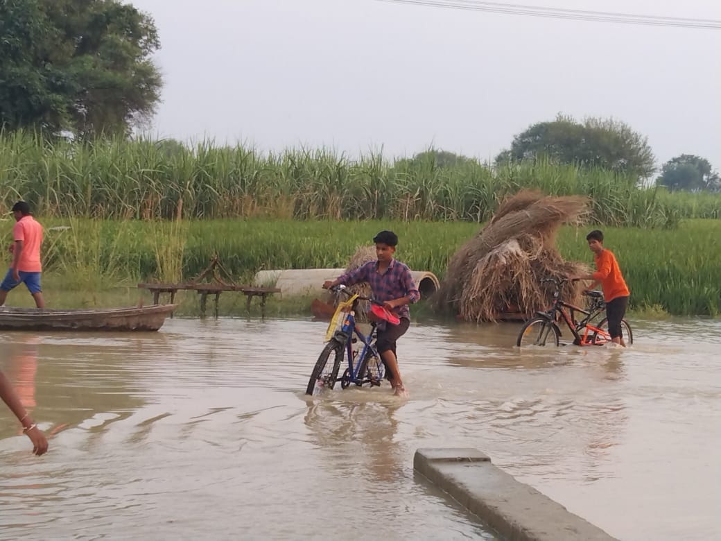 Saryu's water level above danger mark