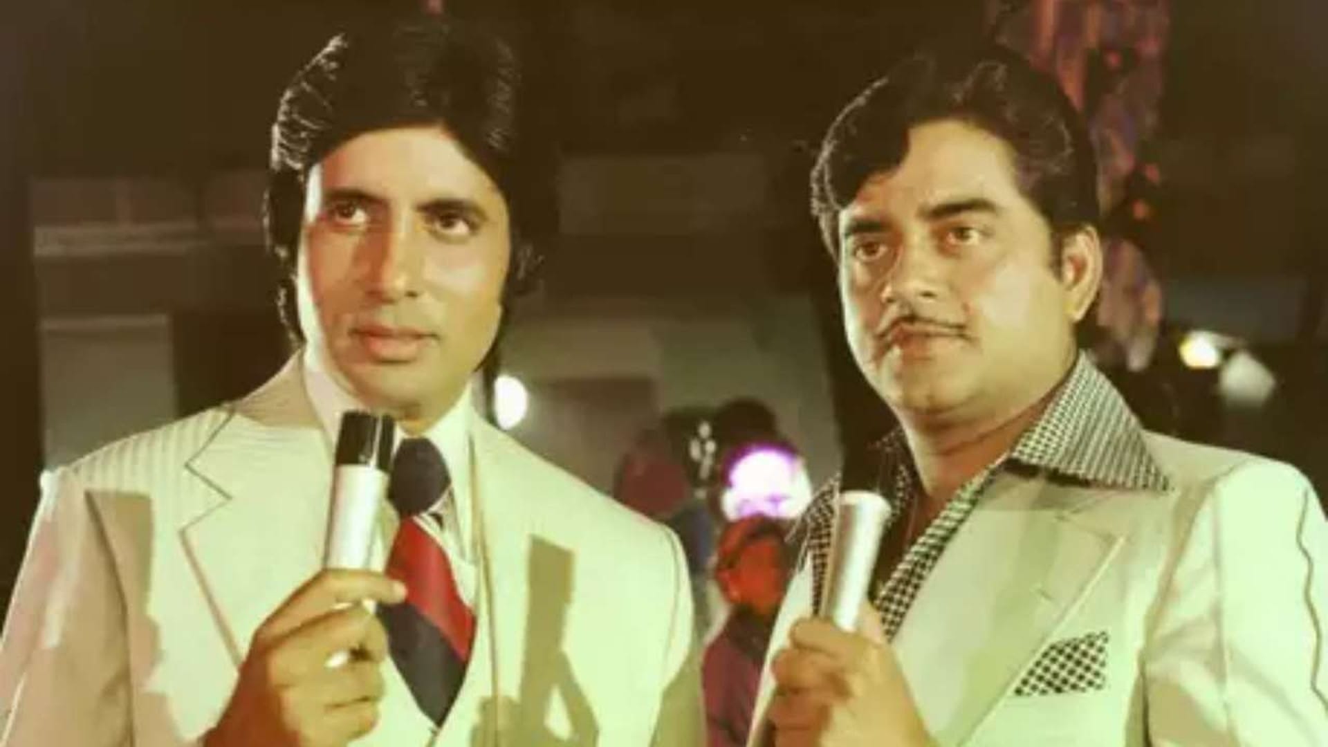 Amitabh Bachchan Birthday Big B gave many hits in 80s with Shatrughan Sinha Shashi Kapoor Dharmendra