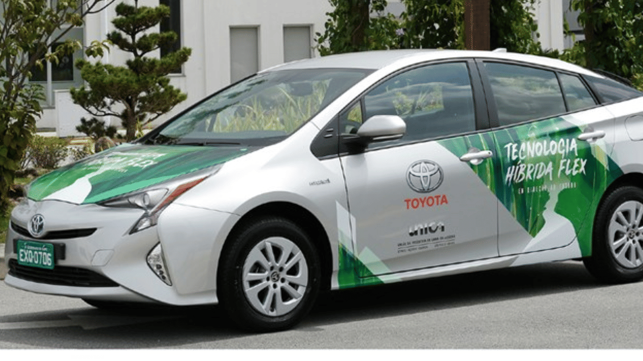 Nitin Gadkari told when India's first flex fuel car is coming