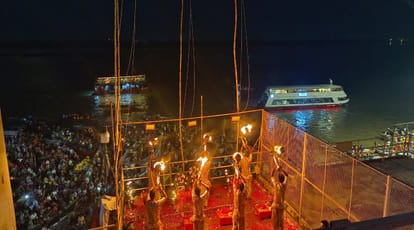 unique makeup of kashi begins Akashdeep In Varanasi For Memory Of Martyrs at ganga ghats