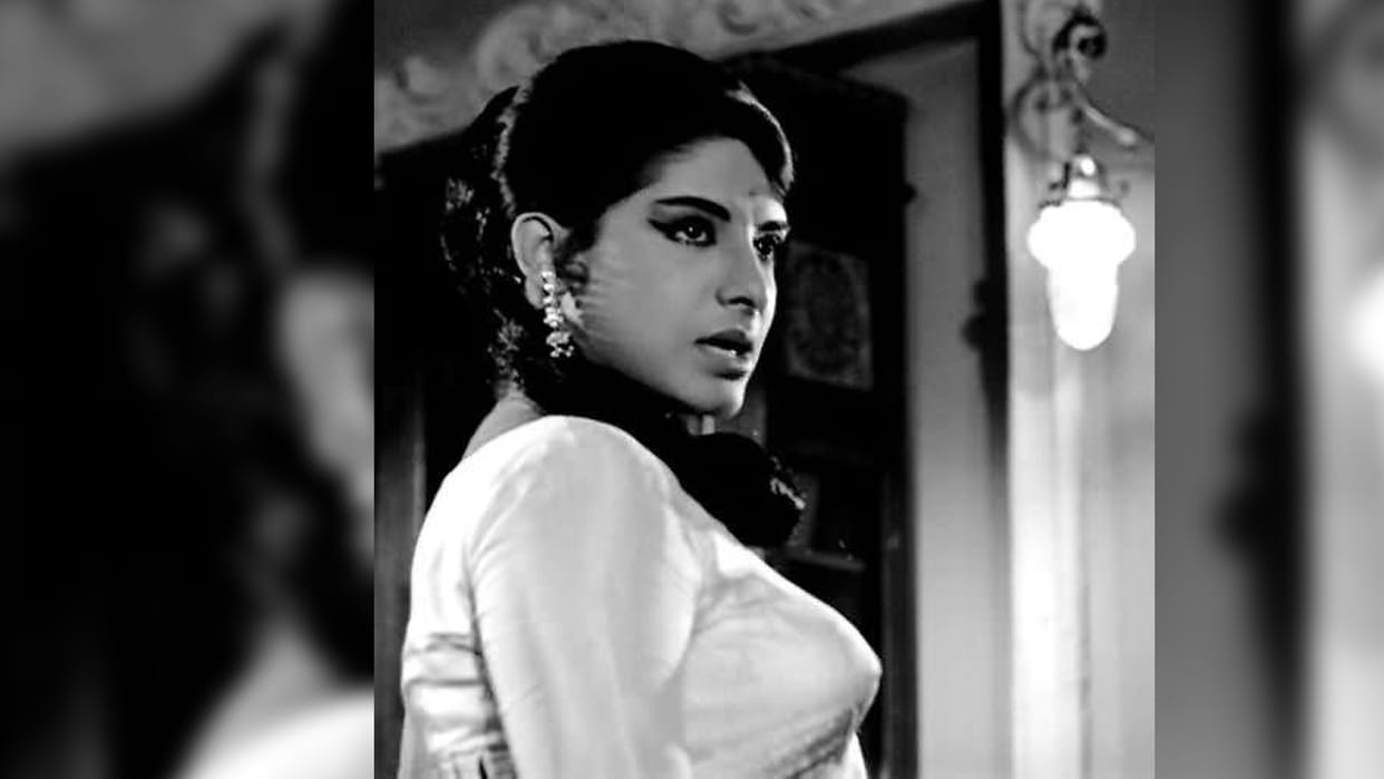 birthday special zaheeda hussain and dev anand love story actress is sanjay dutt cousin sister