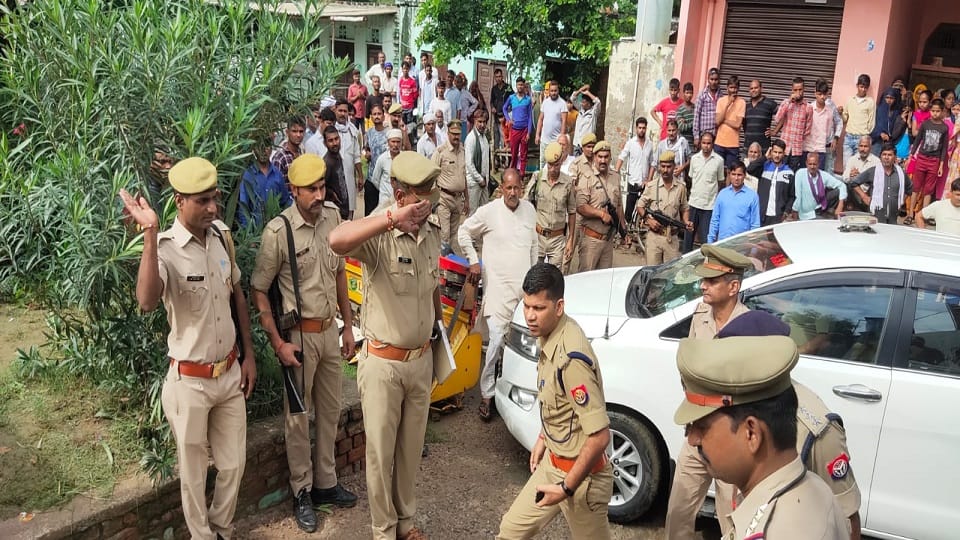Three murders in Agra  mother and daughter in Khandauli and priest murdered in Achhnera