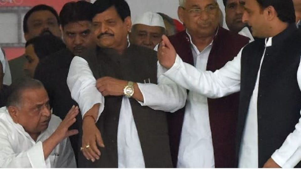 Mulayam Singh Yadav death Family scattered in politics due to family rift