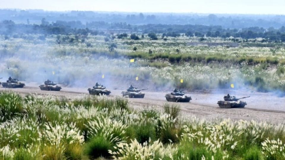 Northern Command chief tested operational preparedness in Akhnoor sector