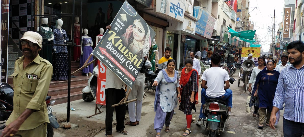 Action: Team reached the markets to remove encroachment, invoices of eight shopkeepers deducted