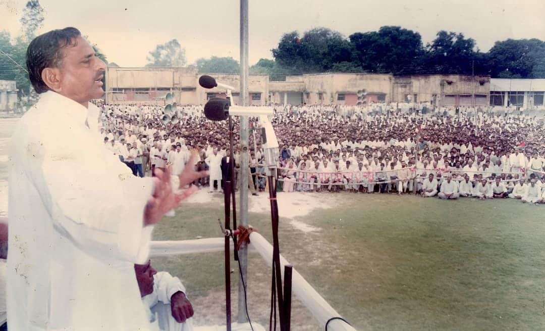 Decisions of mulayam singh yadav as a defence minister shocked the world, soft on Pak, China was trembling