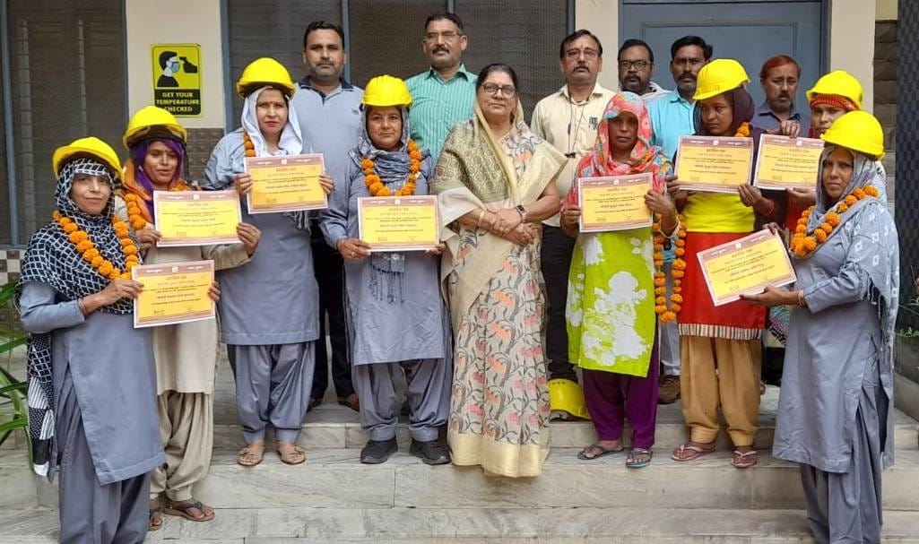 Chairperson honored the cleaning workers