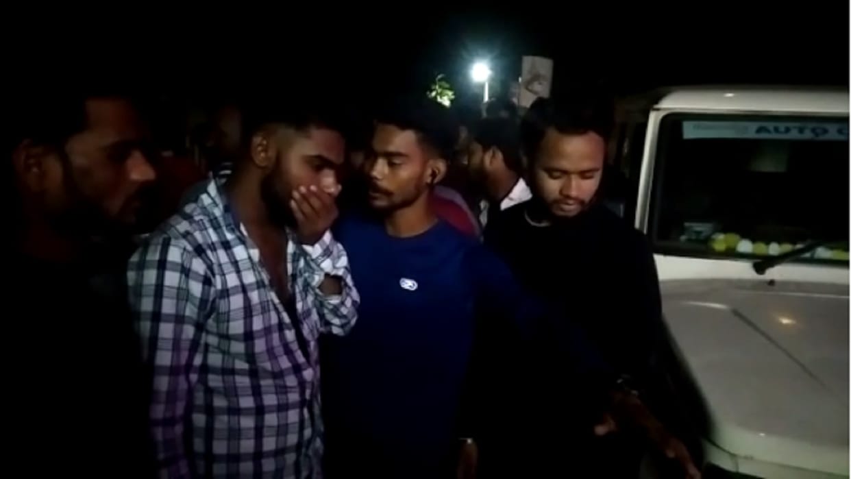 drunk four wheeler driver hit car after trampled cattle in chhattisgarh korba