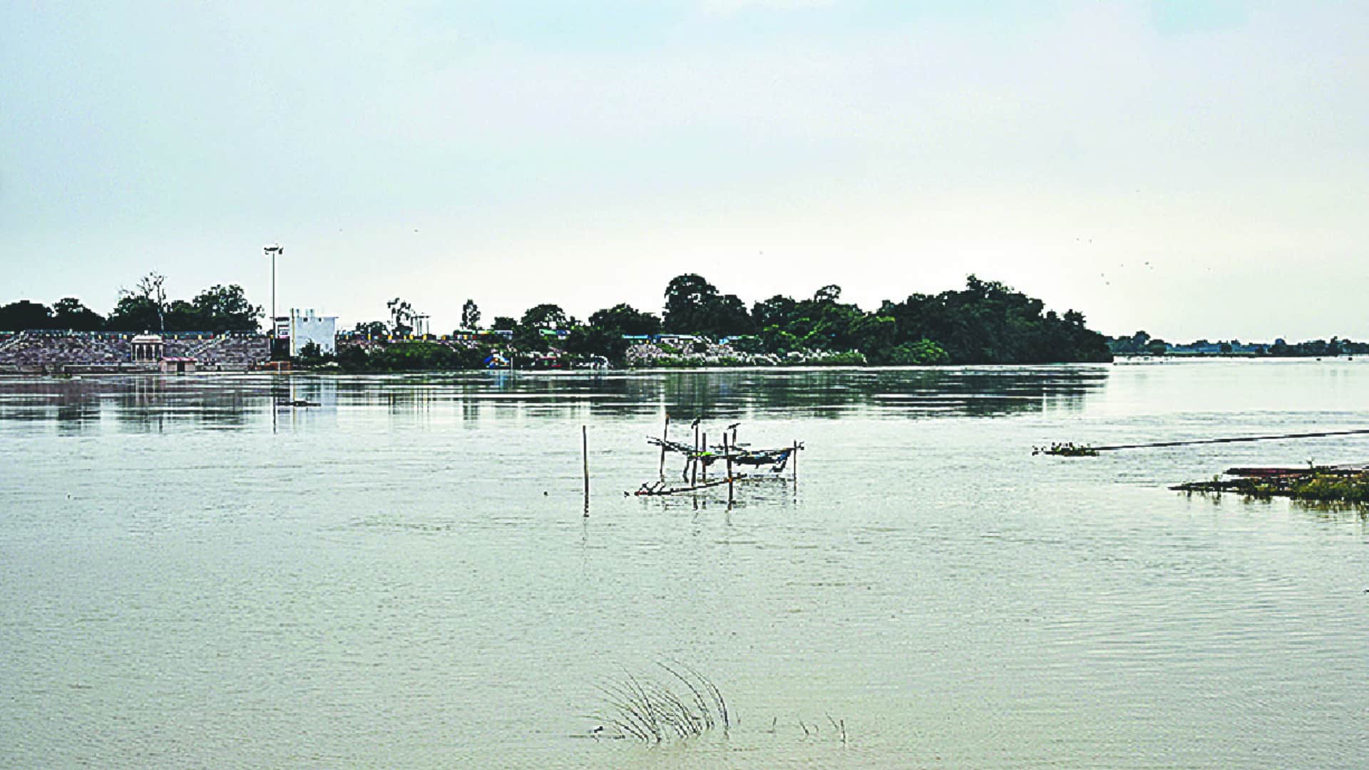 Rivers of Gorakhpur on rise number of flood affected villages increased to 302