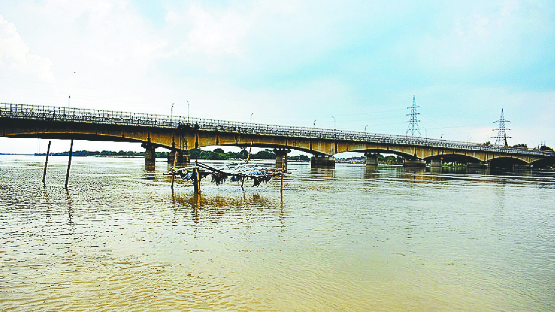 All rivers flowing through Gorakhpur except Gorra and Ami above red mark