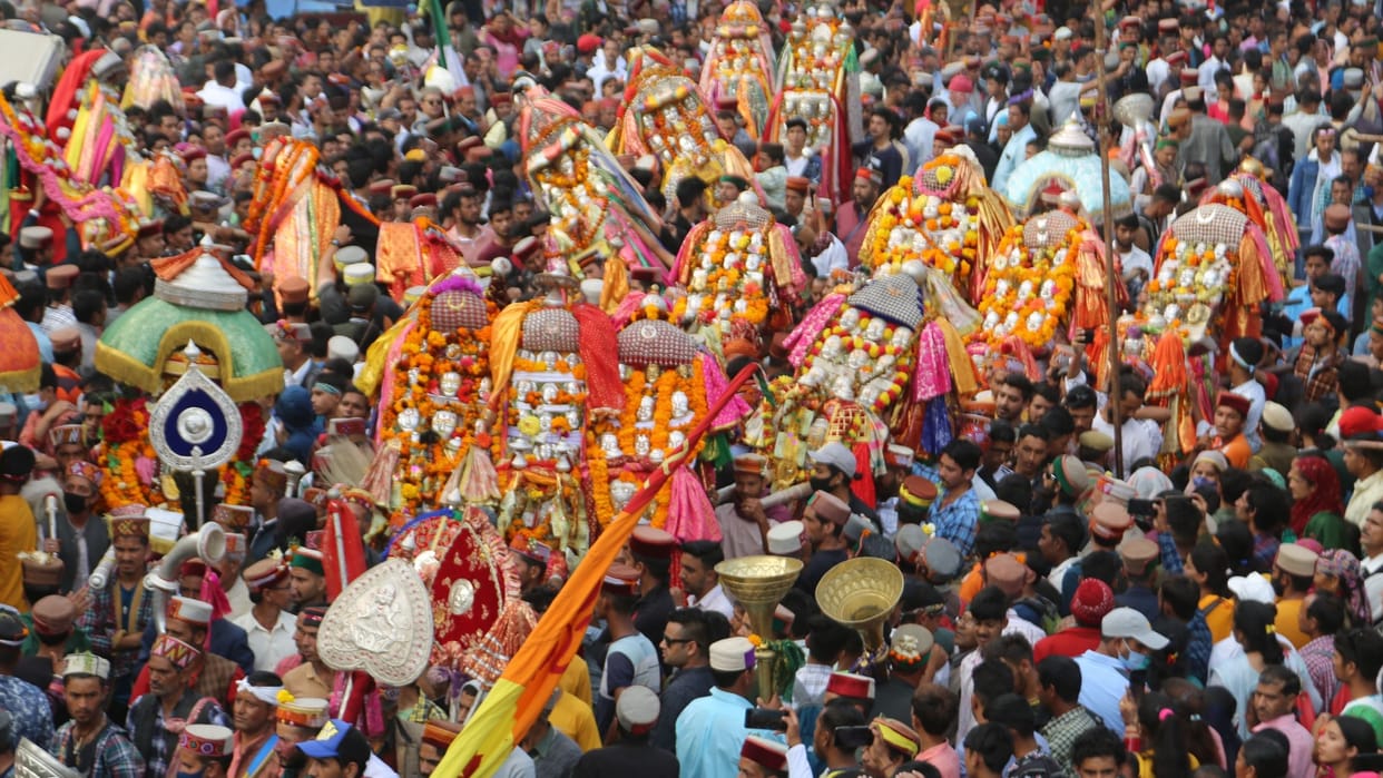himachal assembly election 2022 candidates taking blessings of devi devta in kullu dussehra
