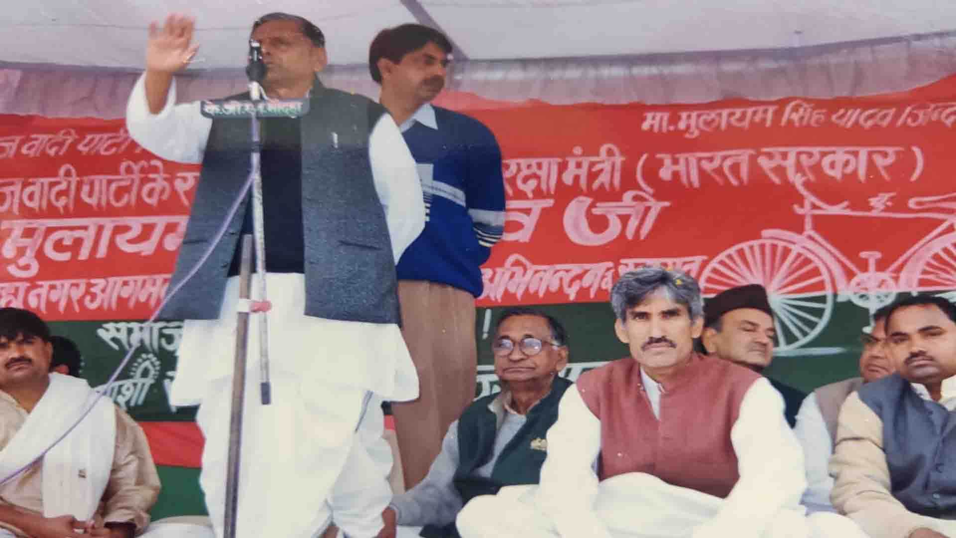 Decisions of mulayam singh yadav as a defence minister shocked the world, soft on Pak, China was trembling
