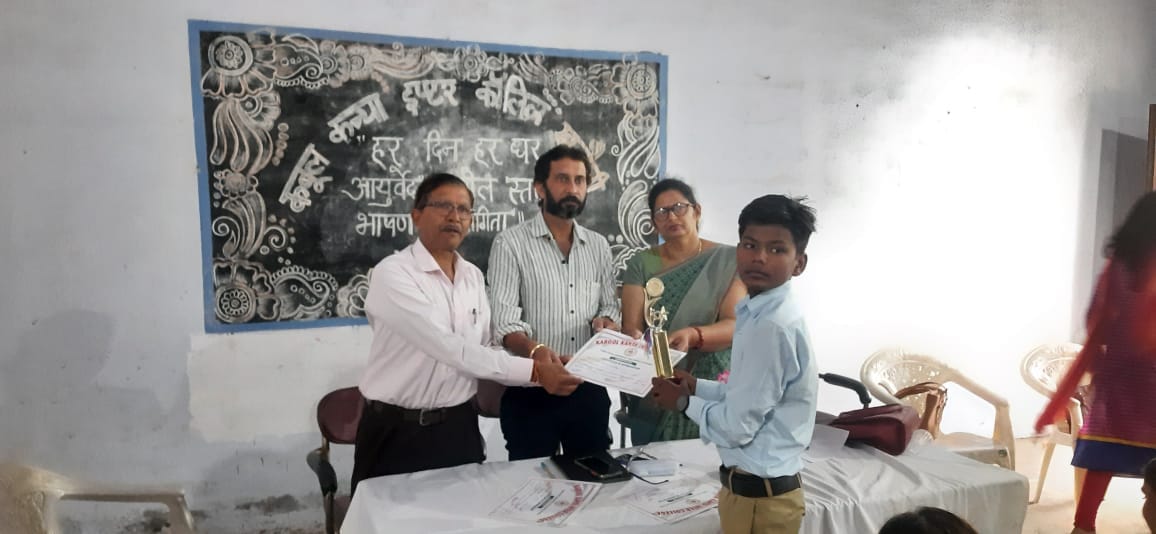 Varnika tops in speech competition