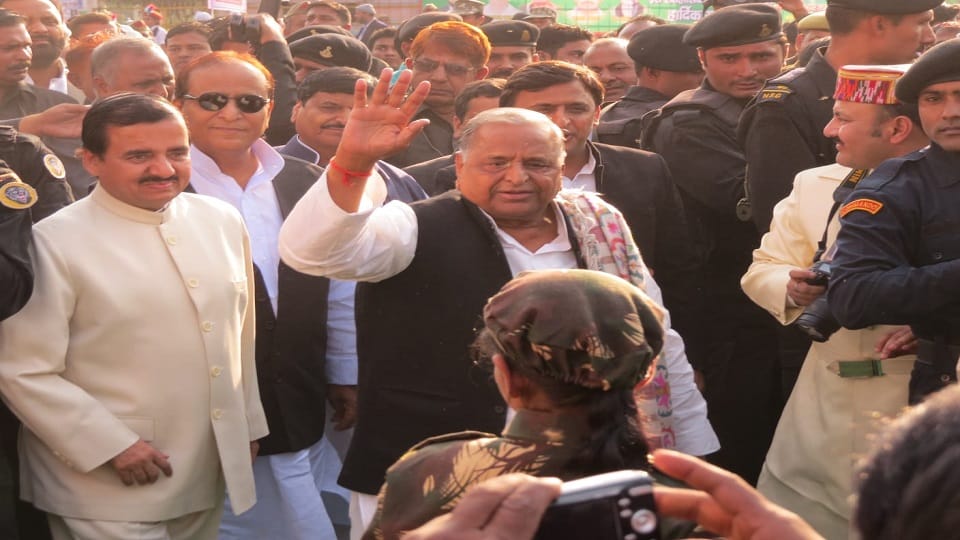 Mulayam Singh Yadav celebrated his 75th birthday in Rampur
