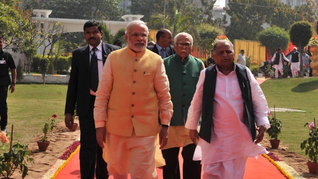 PM Modi shared eight pictures of Mulayam Singh Yadav, know what he said for the samajwadi party patron?