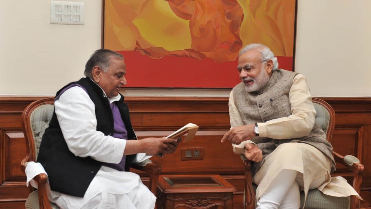 PM Modi shared eight pictures of Mulayam Singh Yadav, know what he said for the samajwadi party patron?
