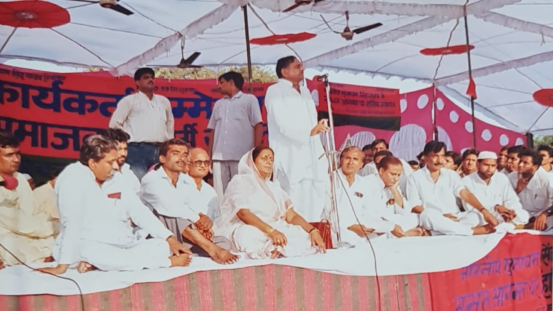 Mulayam Singh Yadav Passed Away Mulayam Singh Yadav had a special relationship with Amroha