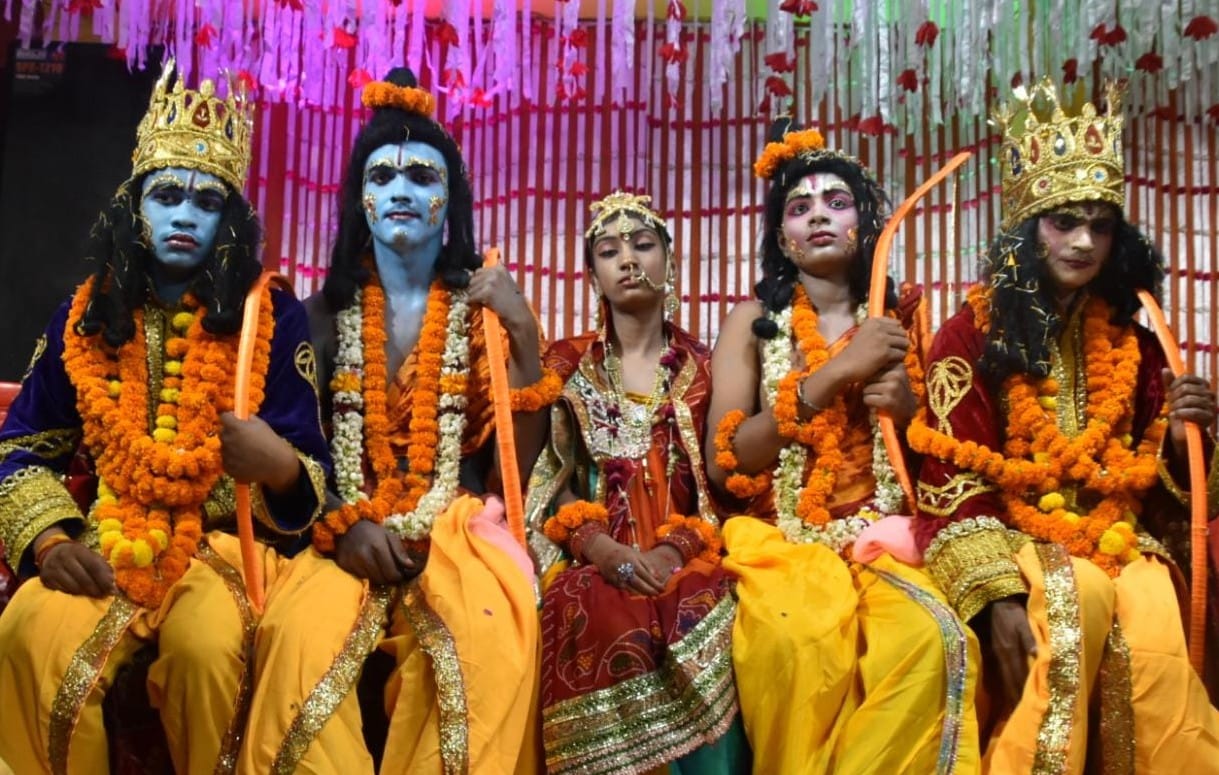 The grand tableau of the four brothers came out in Bharat Milap