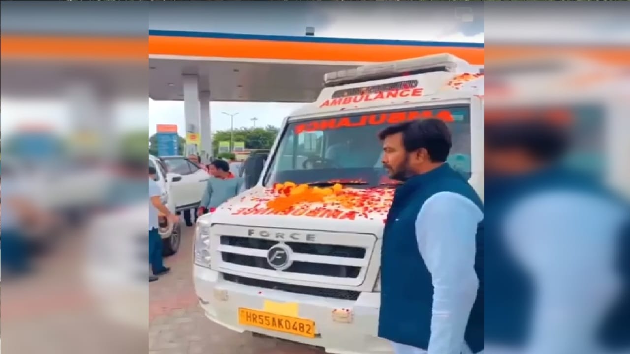 Mulayam Singh Yadav SP Founder Ka Nidhan body of SP Patron neta Ji Mulayam Singh Yadav reached Saifai