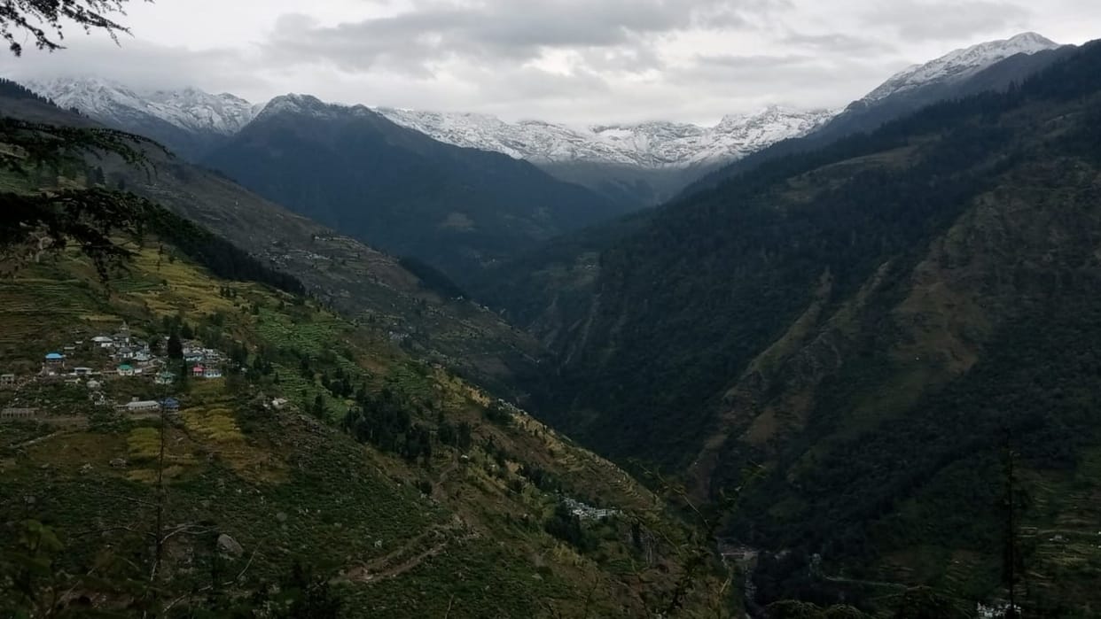 himachal weather update: fresh snowfall in sach pass Snowfall cuts off Pangi chamba himachal pradesh