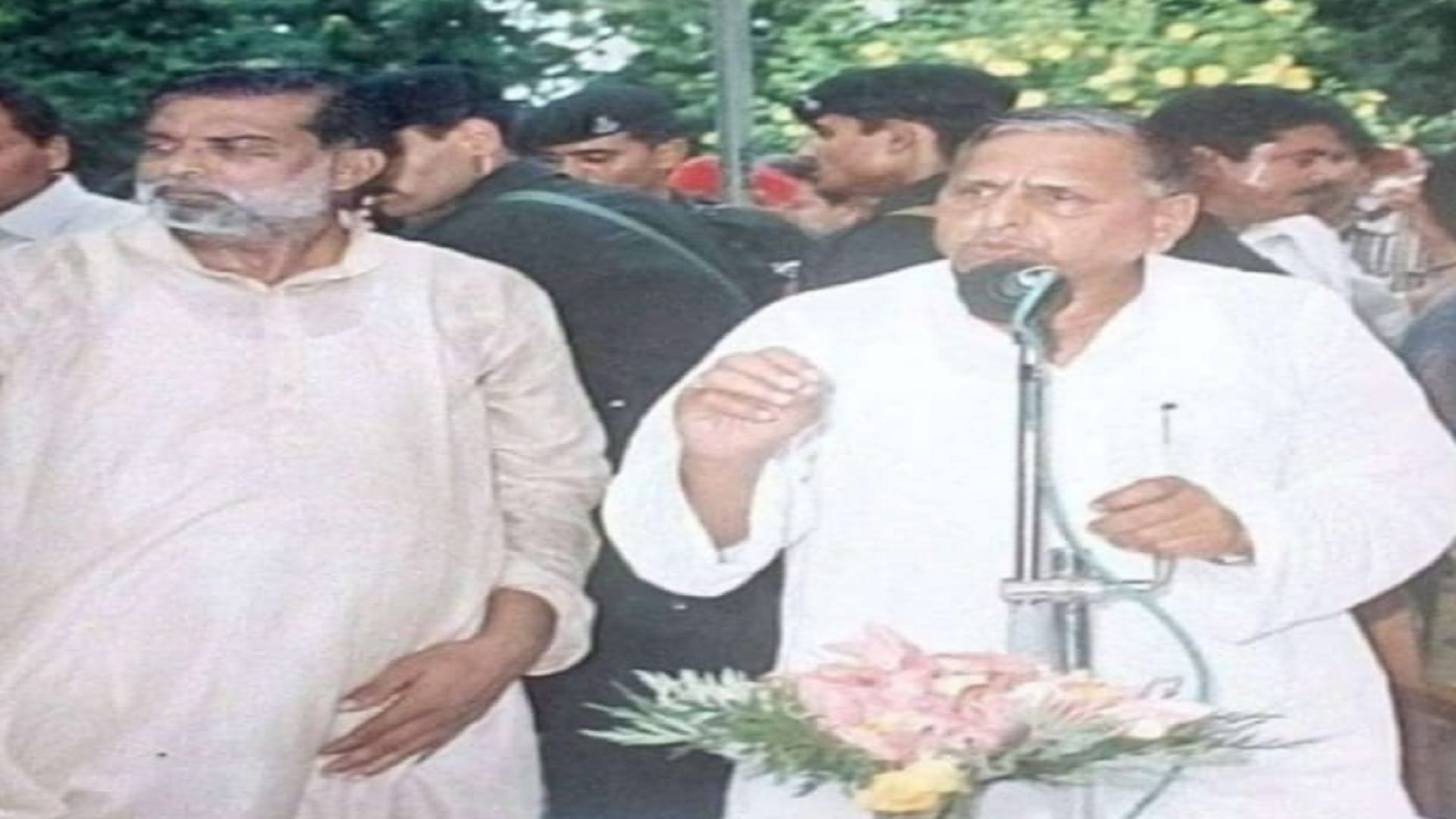 Former CM Mulayam Singh Yadav Passed Away had also brought opponents to Parliament