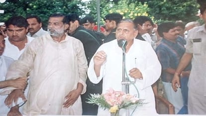 basis of Mulayam Singh Yadav's politics was found in Prayagraj itself