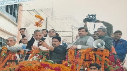 Mulayam Singh Yadav Death: After taking oath as Chief Minister, student union elections were restored within a