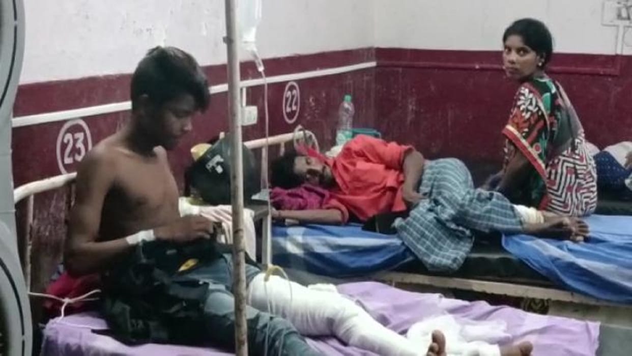 chhattisgarh bike rider dies after collided with tree in korba, one injured